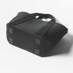 使用了輕量結實的棉麻帆布的托特包 S size 【 黑色 / black 】 第4張的照片