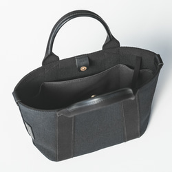 使用了輕量結實的棉麻帆布的托特包 S size 【 黑色 / black 】 第6張的照片