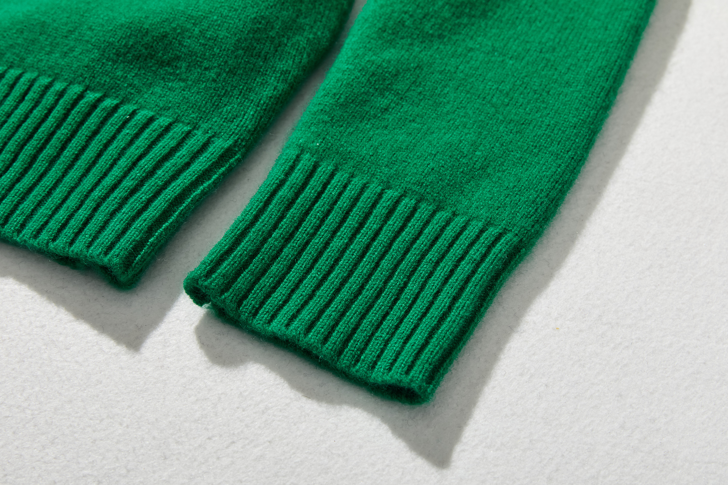 毎日だって着たくなる メリノウールを100％使用セーター　プルオーバー　グリーン　231102-4