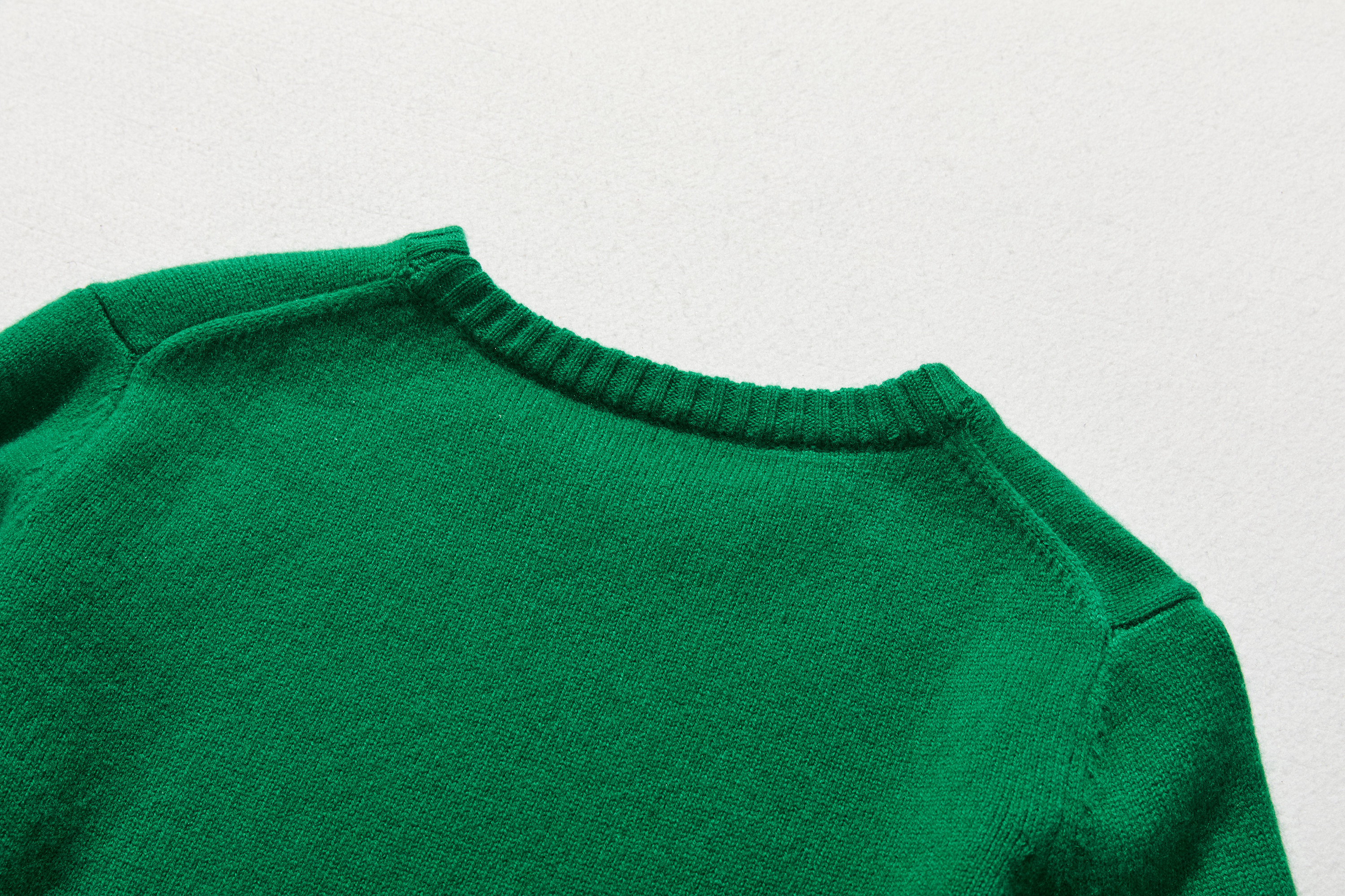 毎日だって着たくなる メリノウールを100％使用セーター　プルオーバー　グリーン　231102-4
