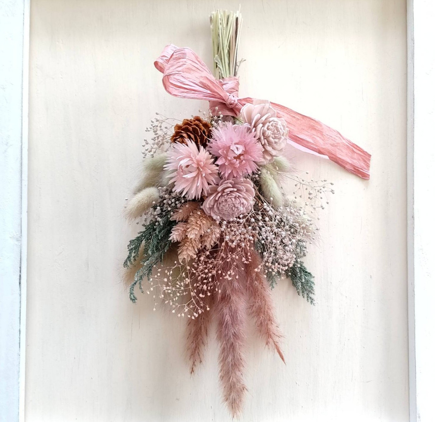 小花たちのWhiteスワッグ＊38cm＊ドライフラワー - メルカリ