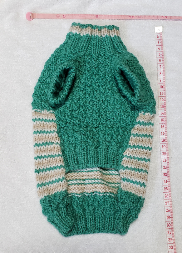 〈お年玉セール〉下記より2割引❤️犬用　手編み　緑、白、薄茶、模様編み　縞模様セーター 3枚目の画像