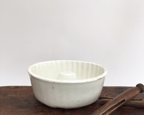 アンティークゼリーモールド 陶器のゼリー型 白の器 イギリス パーティ