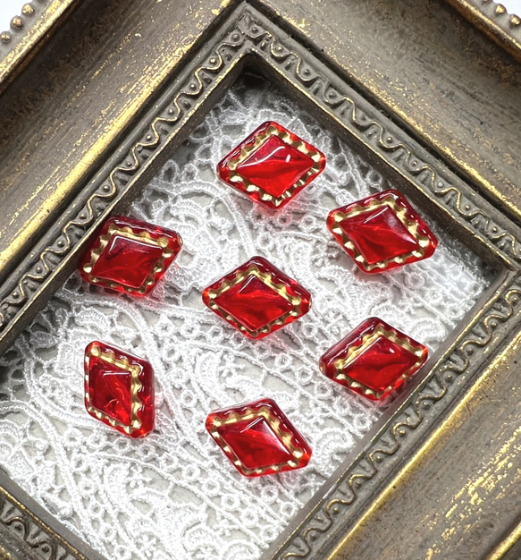 ひし形◆レッド系ビーズ　ブローチ 約18×14mm 12個】アンティーク風 ダイヤ型 アクリルビーズ