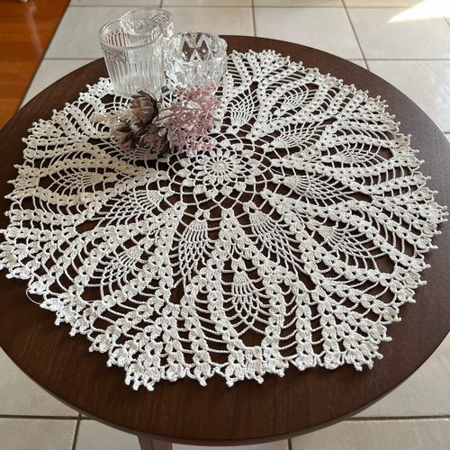 ホワイトハンドメイド ドイリー レース編み テーブルクロスの