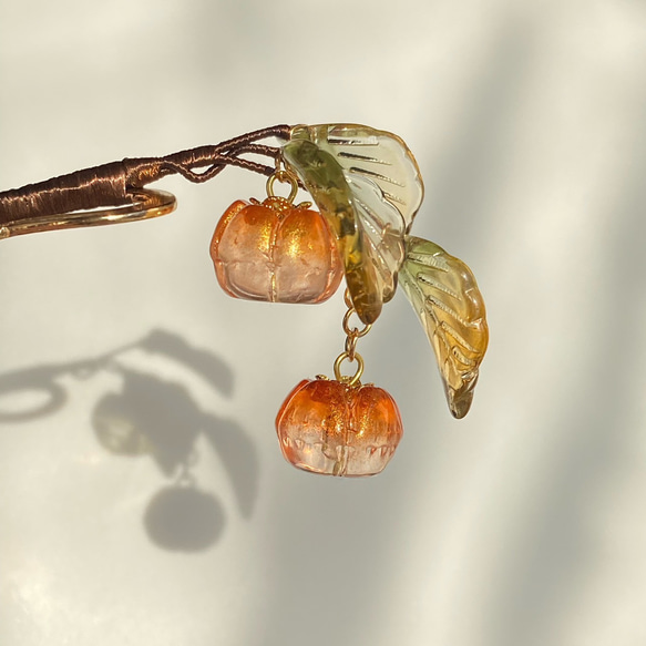 キラキラ秋柿のUピンかんざし 1枚目の画像