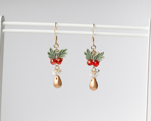 ピアス　ビジュー　冬　蝶　クリスマス　リボン　チェック　ベル　ヒイラギ　赤　緑 ピアス ビジュー 冬 蝶 クリスマス リボン チェック ベル ヒイラギ 赤 緑