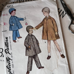 英国で出会った♪ヴィンテージ 1960年代 こども服の型紙 パターン /こども用のコート、吊りズボン、帽子 2枚目の画像