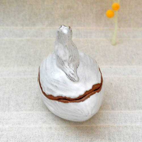 白ネコの小物入れ シロネコ お座りする猫 陶器・陶芸 ねこ 蓋