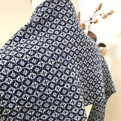 [20]Ｒ＆Ｒラムウールのシャドーウィーブ織りのマフラー　　ネイビー 6枚目の画像
