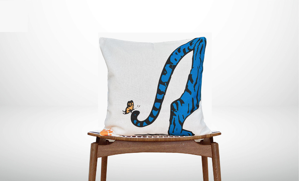 森のクッション blue tiger's butt design -ヒノキの香り-