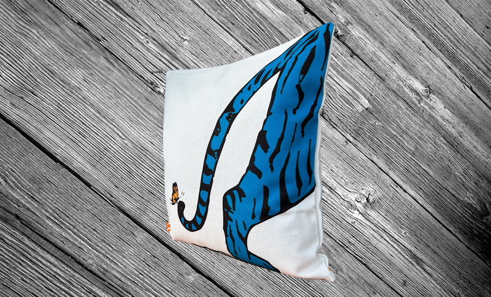 森のクッション blue tiger's butt design -ヒノキの香り-