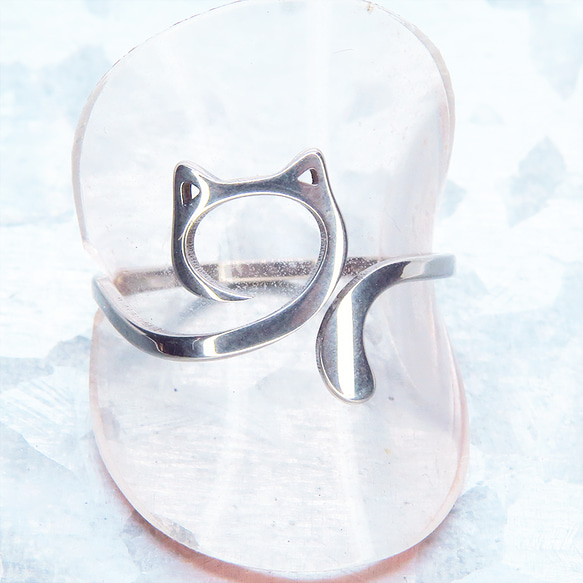 【再販】ステンレス製 シルバーカラー 柔らかい曲線の猫フェイスシルエットモチーフのリング フリーサイズ 4枚目の画像