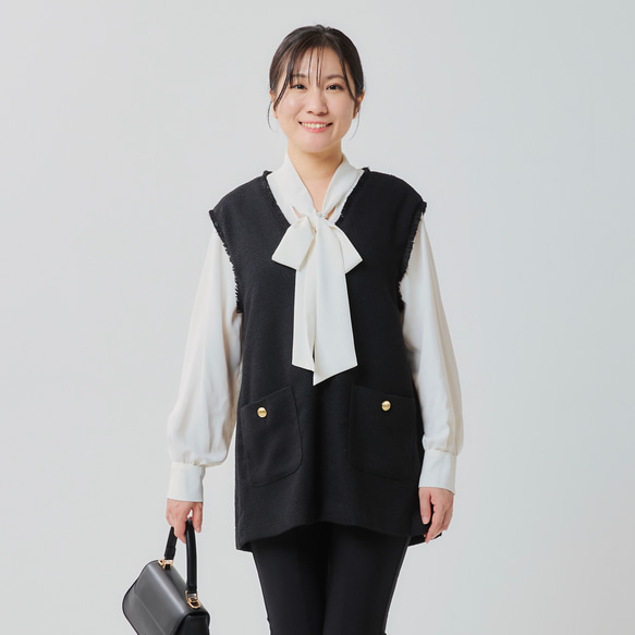 【ふんわり軽いVツイードライクベスト】裏地付き フリンジ 金ボタン　フォーマル　ブラック　再販 3枚目の画像