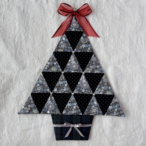 パッチワークキルトのクリスマスツリー タペストリーツリー キルト