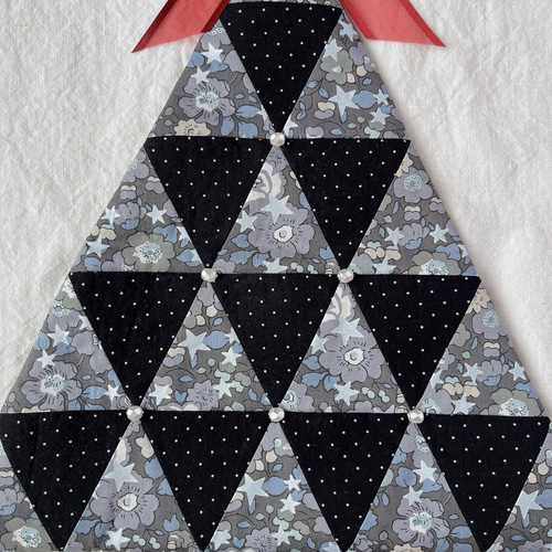 パッチワークキルトのクリスマスツリー タペストリーツリー