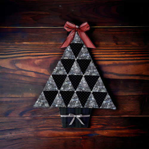 パッチワークキルトのクリスマスツリー タペストリーツリー