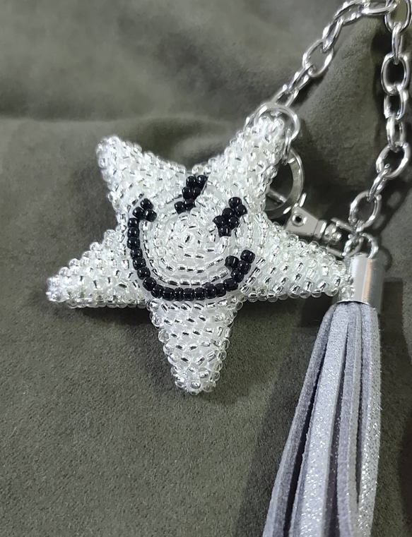 【１点限り】星とニコちゃん☆両面ビーズ刺繍バッグチャーム／キーホルダー 5枚目の画像