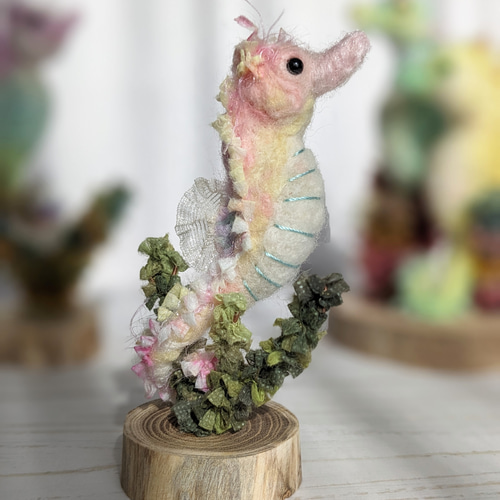 タツノオトシゴ 桃色珊瑚 羊毛フェルト 2024 干支 辰 シーホース シー