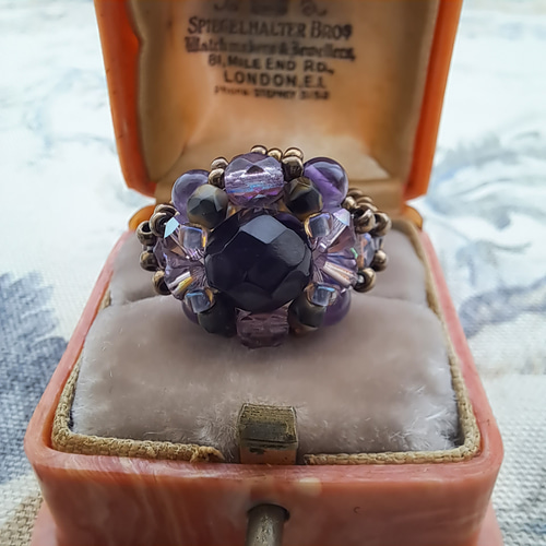 ダークパープルカラーの チェコビーズリング(サイズ選べます。5~22号