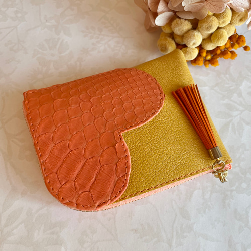 ミニ財布 　 L字ファスナー　パイソン ♡ハートモチーフ♡ イエロー&オレンジ ミニ財布 ♡ハートモチーフ♡ 　 イエロー&オレンジ L字ファスナー　パイソン
