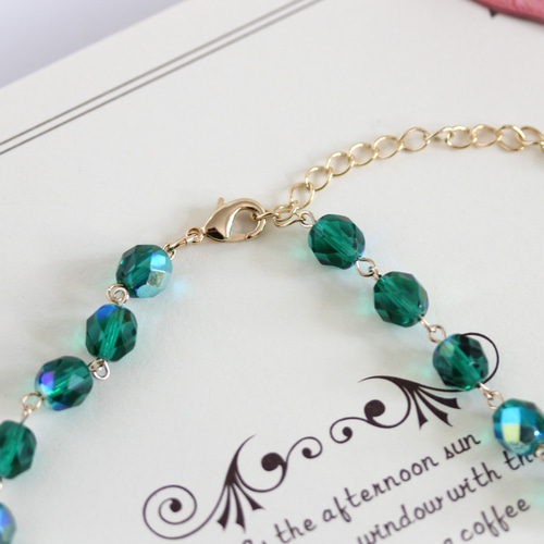 チェコビーズデザインネックレス（エメラルドAB） ネックレス