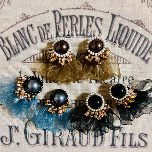 ビーズ刺繍 ブラック ループ フリルリボン ブラウンビーズ ✤ 入学式  