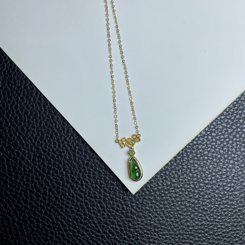 本翡翠 ミャンマー (A貨）氷種ヒスイネックレス無処理無着色