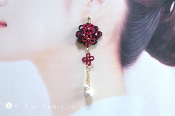 梭織蕾絲小花和棉質珍珠不對稱耳環&lt;Tsubaki&gt; 第5張的照片