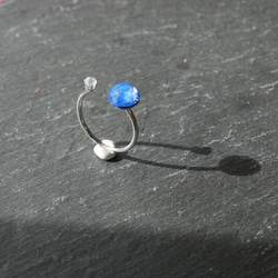 ラピスラズリ×クリスタルとレインボームーンストーンのフォークリング　サージカルステンレス　地球　月　シンプル　青 4枚目の画像