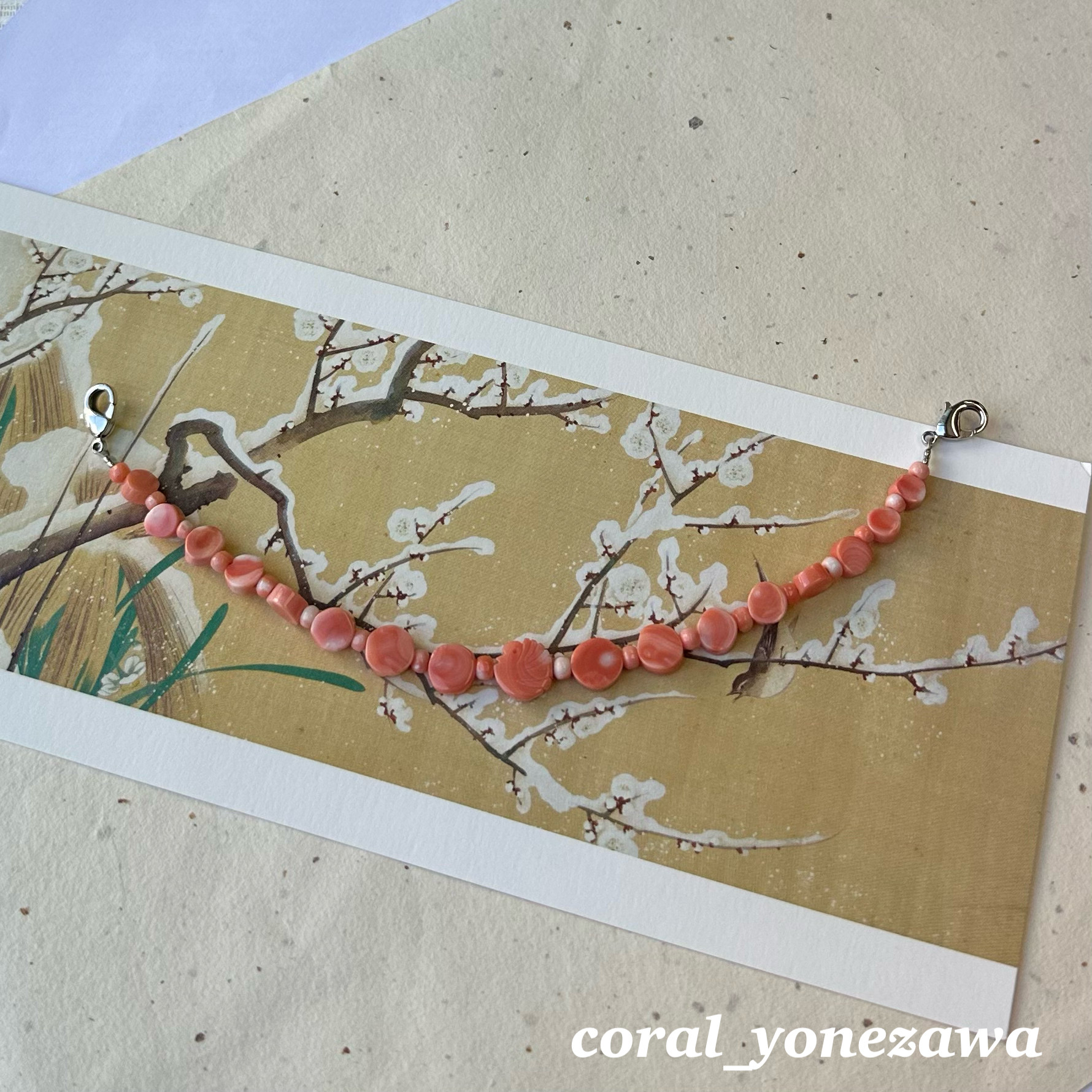 珊瑚の羽織紐　もも色珊瑚断面　センター鳥　フック仕上げ　ブレスレットにも！　R51112H2 4,620円
