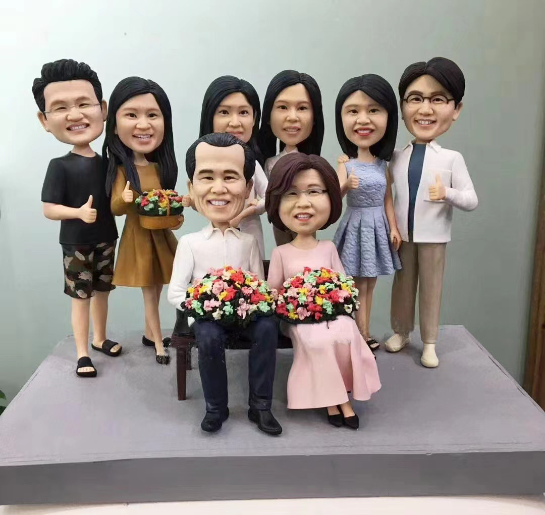 家族記念日 プレゼント 家族写真 記念品 オーダーメイド 似顔絵 人形 ❤ 大人数 肖像画 写真入り フィギュア