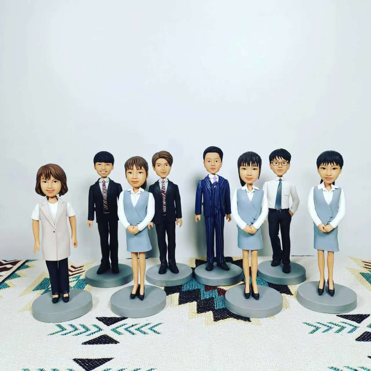 会社 先輩 同僚 記念品 似顔絵 人形❤法人 創業・創立 周年記念 贈答品 肖像画 写真入り フィギュア❤送別会・歓迎会