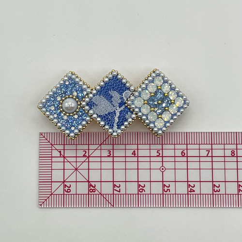 小さめのバレッタ ブローチへ変更することも出来ます コバルトブルーの 