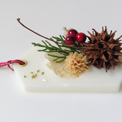 ドライフラワーを使ったクリスマスアロマキャンドルサシェ　アロマディフューザーとしても 3枚目の画像