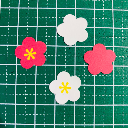 クラフトパンチ　ひまわり　オーダー受付中(*^_^*) うめクラフトパンチ(200枚) その他素材 ひつじ 通販 16834797｜Creema