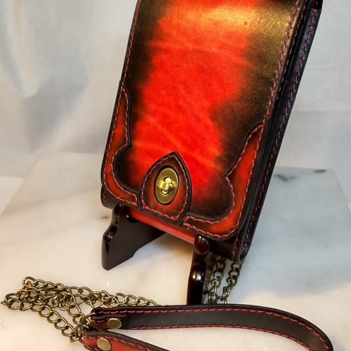 手染めヌメ革、スマホショルダーバッグ：ベスビオスレッド スマホ  