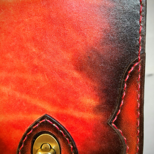 手染めヌメ革、スマホショルダーバッグ：ベスビオスレッド スマホ  