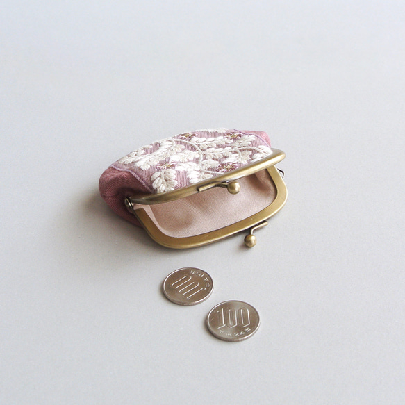 リネンとインド刺繍リボンのミニがま口（小銭入れ・ポーチ）ピンク1 2枚目の画像