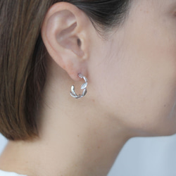 小葉子環形耳環 第9張的照片