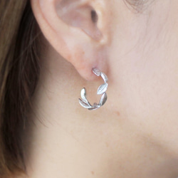 小葉子環形耳環 第3張的照片