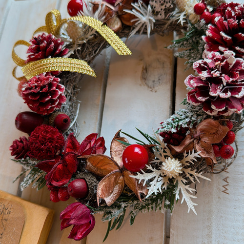 赤い実たっぷり 可愛らしいクリスマスリース リース Fee des ffleurs