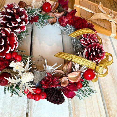 赤い実たっぷり 可愛らしいクリスマスリース リース Fee des ffleurs