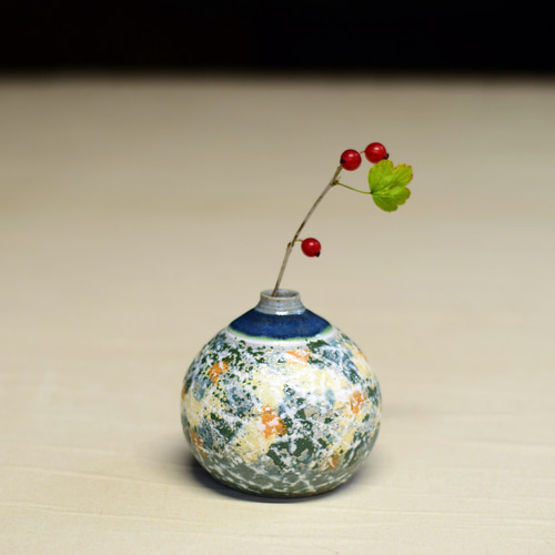 韓国青磁器抽象デザイン 陶器花瓶 高さ約30cm 韓国青磁器抽象デザイン 陶器花瓶 高さ約30cm 韓国青磁器抽象デザイン