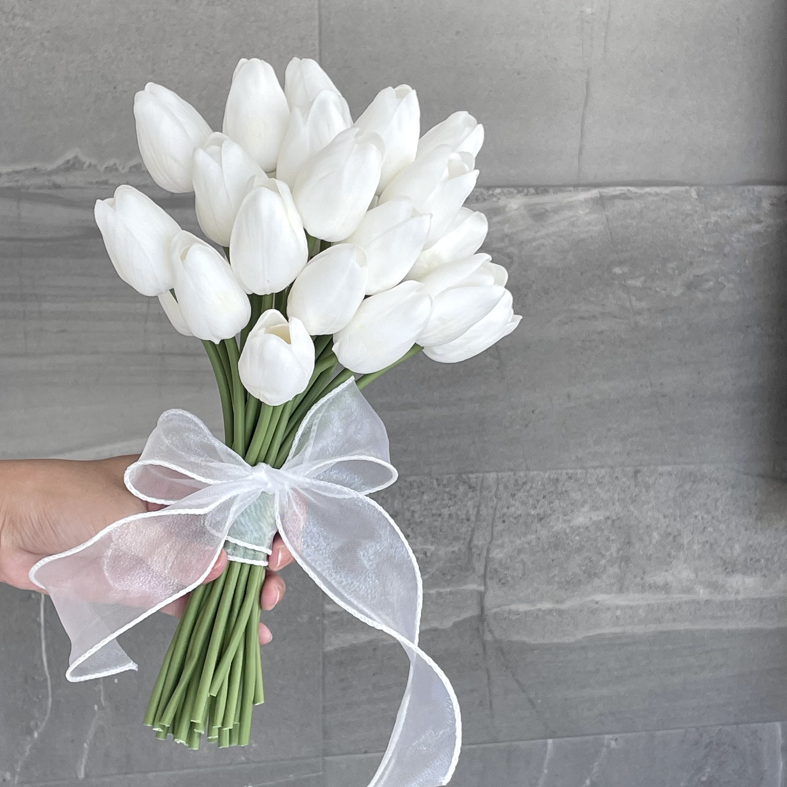 Amazon｜人工チューリップの花ブートニア花婿の付添人の結婚式の