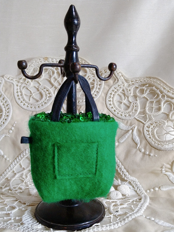 29㎝ドール用　トートバッグ　スパンコール④グリーン　人形用バッグ　バービー人形 3枚目の画像