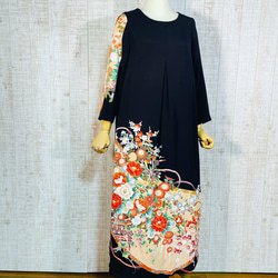 牡丹・菊・梅など花いっぱい正絹黒留袖ワンピースＭ～Ｌ＆ギャザーストール 3枚目の画像