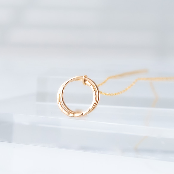 14KGF Gold Filled "Hammered Double Circle Gold Necklace" 第5張的照片