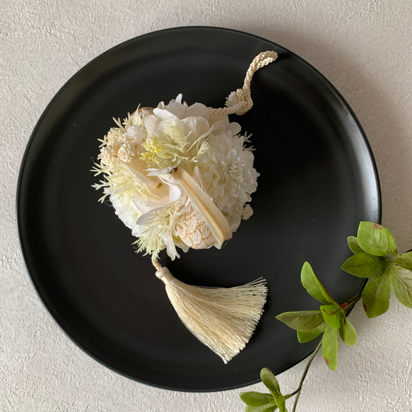 手のひらサイズ Φ10cm 白の和風ボール フライングリース フラワー