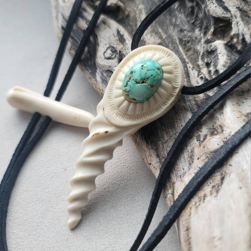 鹿の角＆タイガーアイのペンダント 鹿の角＆タイガーアイのペンダント